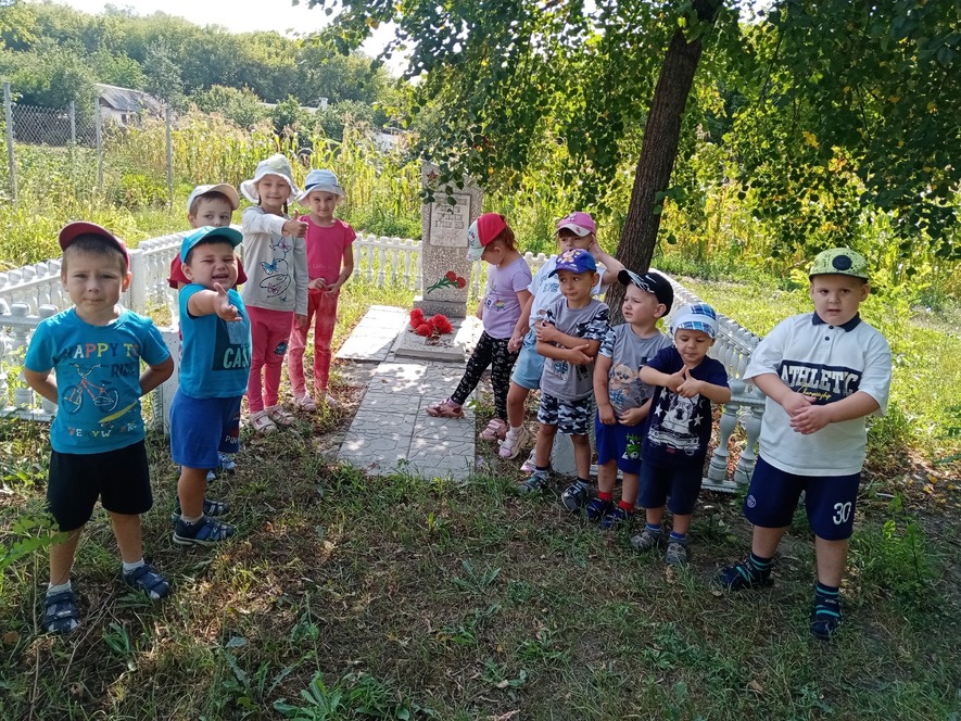 «Имя твое неизвестно, подвиг твой бессмертен»..